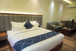 Luksussuite | Sengetøy av topp kvalitet, memory foam-senger, minibar og safe på rommet