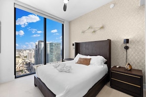 3 bedrooms, iron/ironing board, WiFi, bed sheets