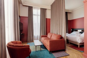 TV - 10-room hotel with breakfast. Perfect location in the center, nearby the Opera  (Tours)