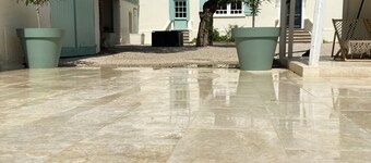 Gîte " Les Jardins de l'Oasis " All comforts for 12 people