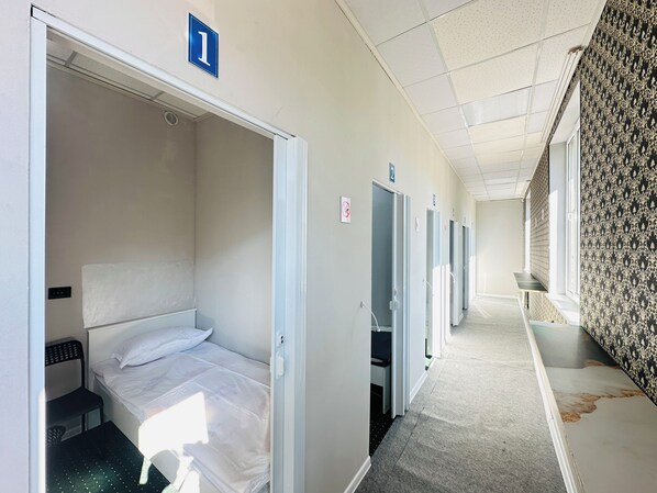 Soundproofing, iron/ironing board, free WiFi - Pulse Capsule Hotel (Almaty)