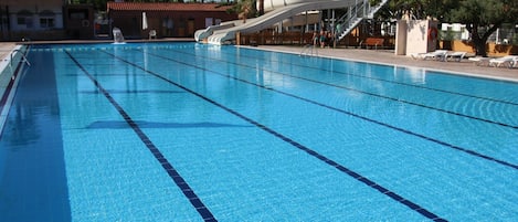 Casa | Piscina | Una piscina al aire libre