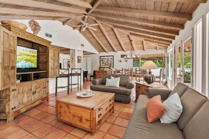 TV, fireplace, offices