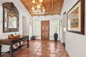 Interior - San Jacinto Villa – Private Pool (Palm Springs)