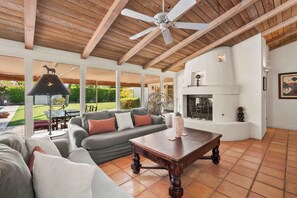 TV, fireplace, offices