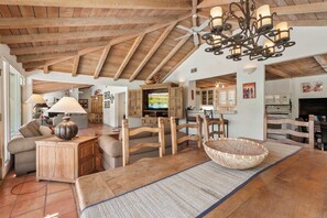 TV, fireplace, offices