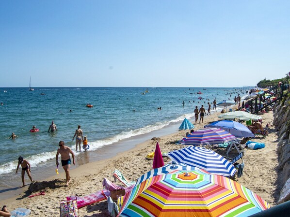 View from property - Cottage in Tarragona With Private Beach Access (Mont-roig del Camp)