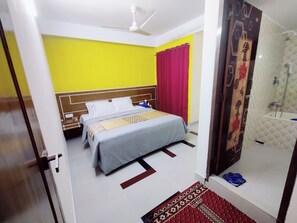 Desk, free WiFi - The Marwah Kuakata (Kalapara)