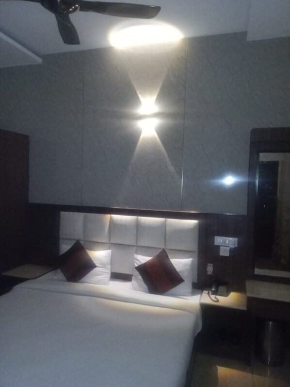 Chambre Double Standard, plusieurs chambres | Wi-Fi gratuit, draps fournis