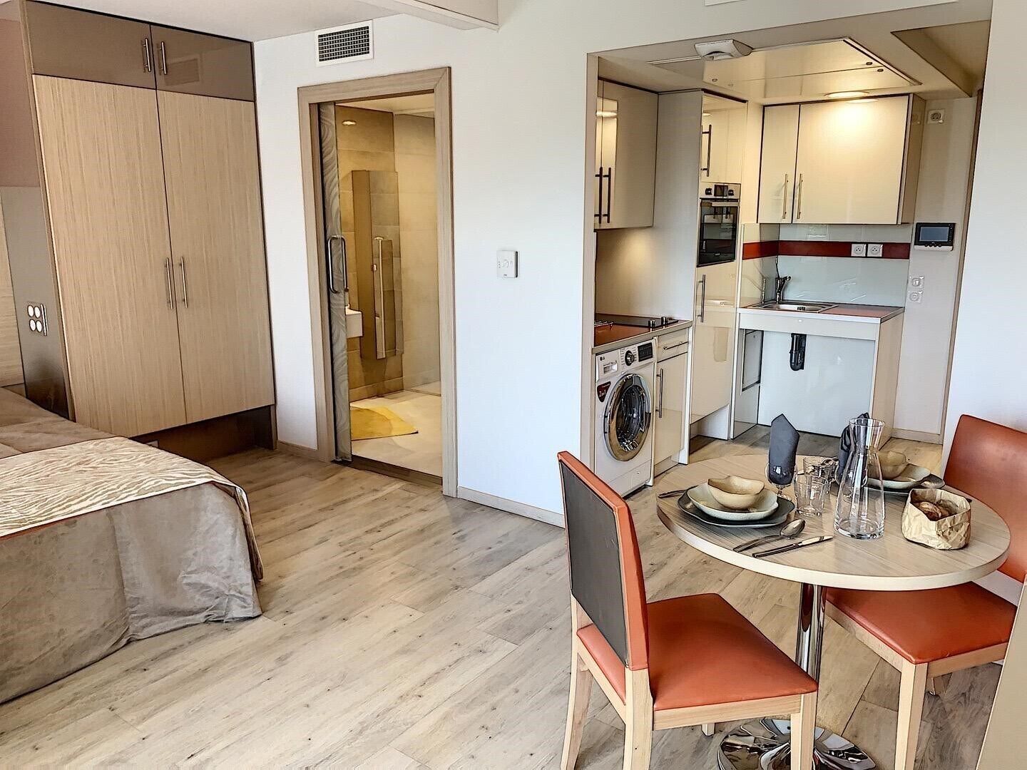 Comfort Studio, Balcony | Living area