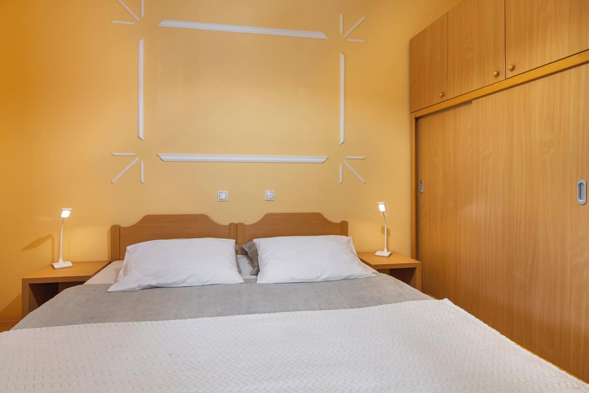 Family Apartment, Multiple Bedrooms (Natura Kolpa Orange Apartment)