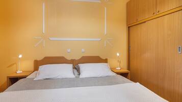 1 bedroom, laptop workspace, free WiFi, bed sheets