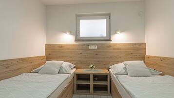 2 bedrooms, laptop workspace, free WiFi, bed sheets