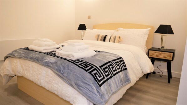 2 slaapkamers, een strijkplank/strijkijzer, wifi, beddengoed