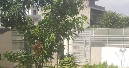 Fully Furnished Villa with lawn available for stay & parties/Functions at Mohali