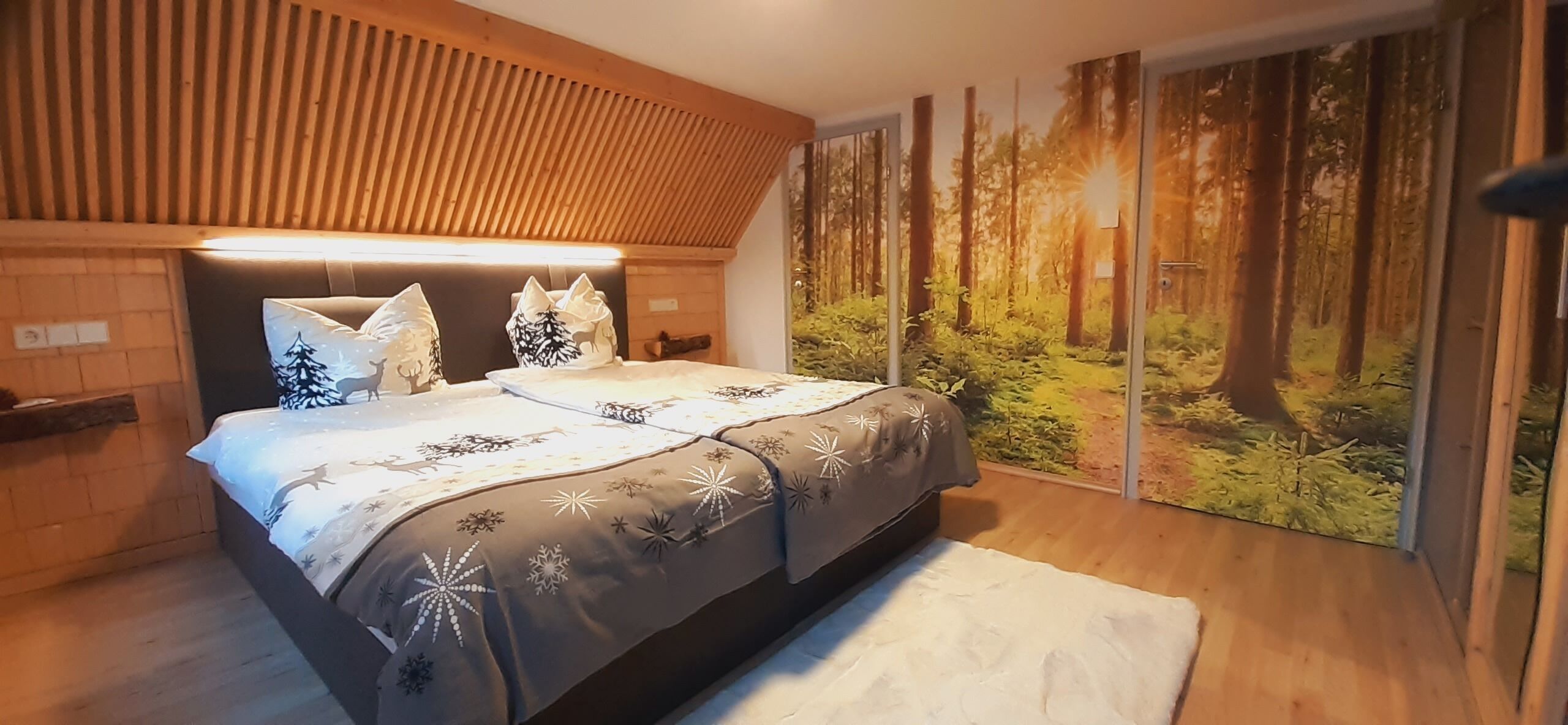 2 Schlafzimmer, Schreibtisch, Bügeleisen/Bügelbrett, Reisekinderbett