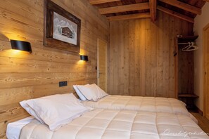 5 bedrooms, free WiFi, bed sheets