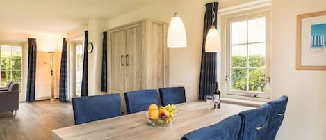 Villa (Comfort 6) | Zona de estar | Una televisión