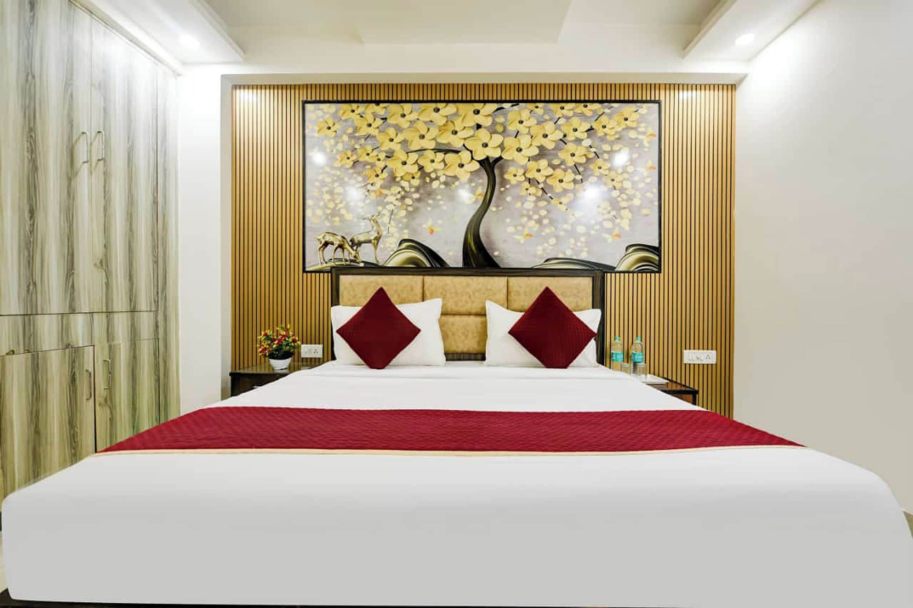 Deluxe Double Room | Desk, free WiFi, bed sheets