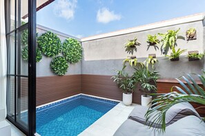 Outdoor pool - Cove Anantaha Loft & Villa (Seminyak)