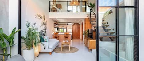 Deluxe Double Room, Garden View | Living area | 32-inch TV with digital channels