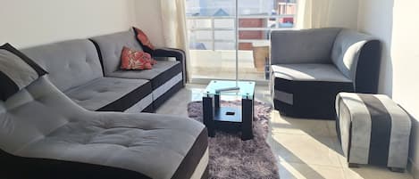 Basic Apartment, 3 Bedrooms | Living area