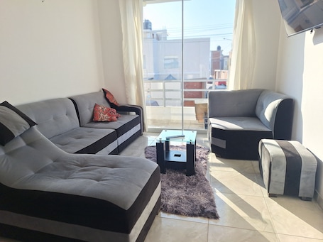 基础公寓, 3 间卧室 | 起居区