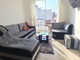 Basic Apartment, 3 Bedrooms | Living area