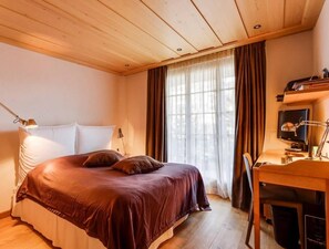 Apartment | 3 bedrooms, bed sheets - Lush Apartment With Sauna and hot tub (Saanen)