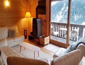 Chalet | Living area