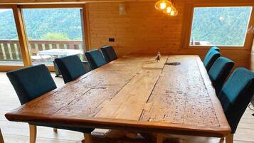 Chalet | Dining