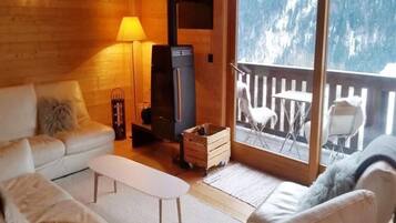 Chalet | Living area