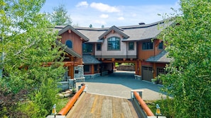 Exterior - Luxurious Resort Lodge Home in stunning Tamarack Resort (Donnelly)