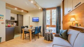 Unclassified image, 4 of 24, button - Studio Les Caribous Mountain Retreat (Pragelato)
