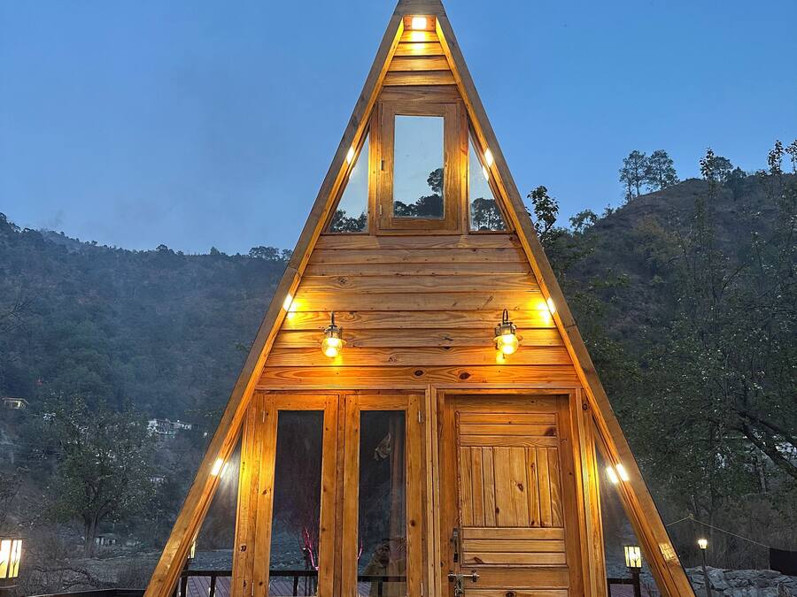 Premium Studio Suite | Individually furnished, laptop workspace, free WiFi