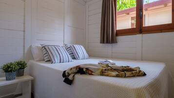 Nhà | 2 phòng ngủ, trang bị nội thất với thiết kế riêng biệt, bộ trải giường