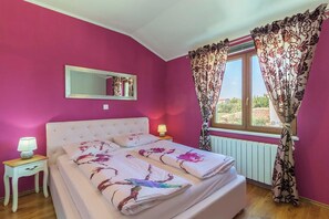 4 bedrooms, iron/ironing board, WiFi, bed sheets - Villa Monique in Vodnjan (Vodnjan)