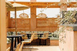 Outdoor dining - Door Janna (Marrakech)