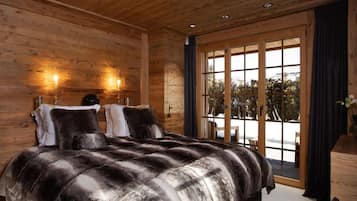 7 bedrooms