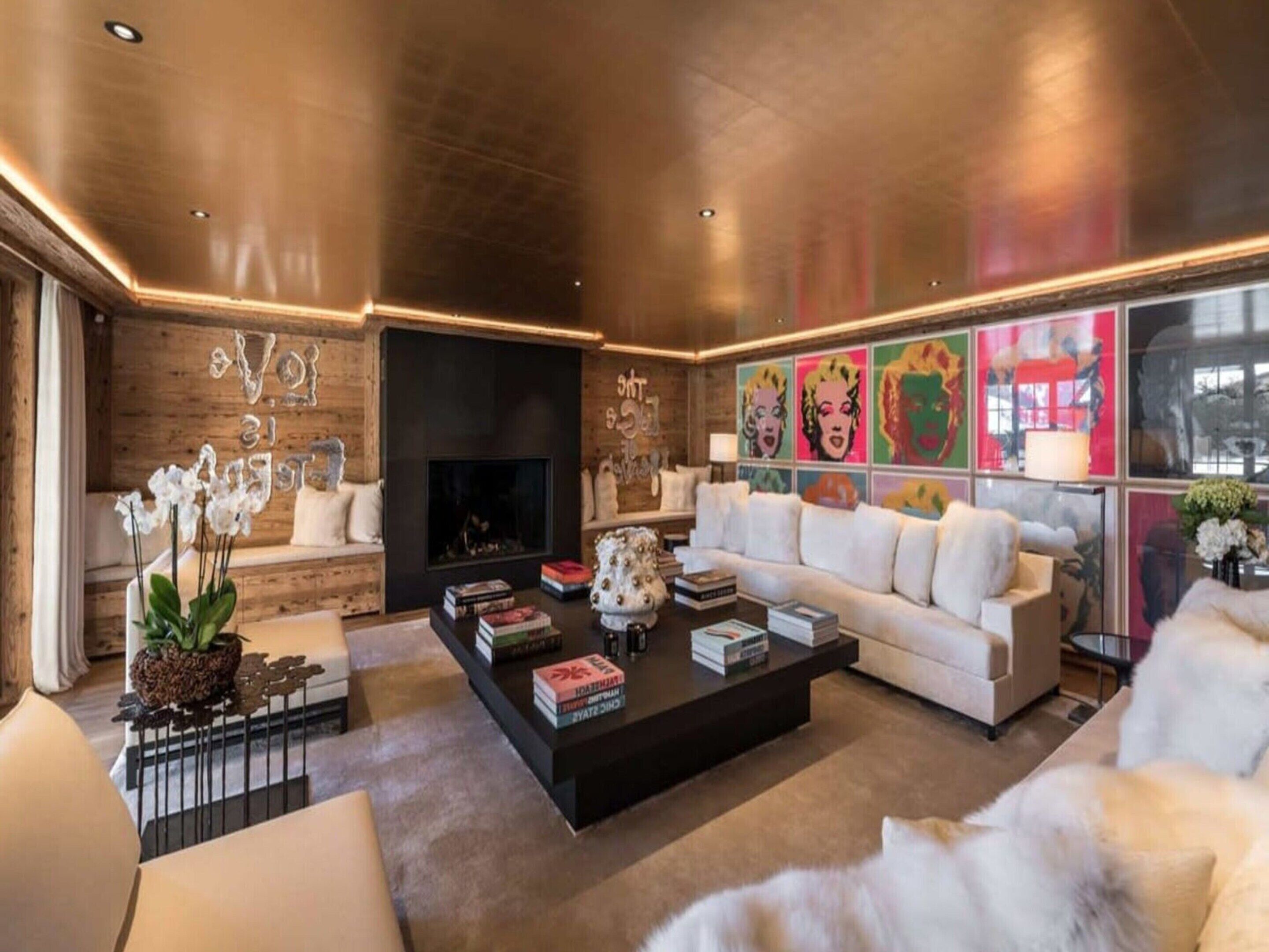 Chalet | Living area