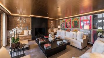 Chalet | Living area