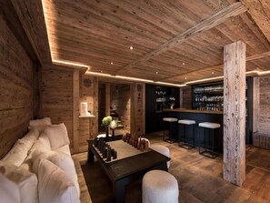 Living area - Spacious Chalet With Private Pool (Saanen)