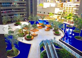 2 piscinas techadas, 3 piscinas al aire libre