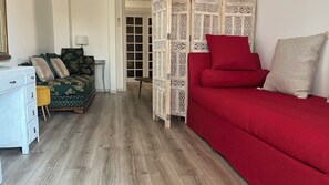 1 slaapkamer, een strijkplank/strijkijzer, gratis wifi, beddengoed