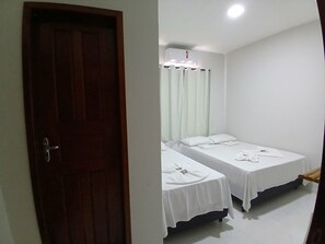 Habitación triple básica | Escritorio y wifi gratis