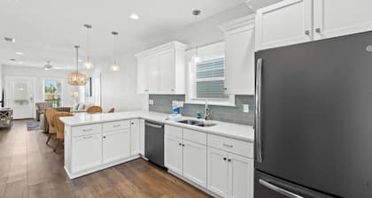 Beach House - Seabreeze Bungalow by PHG