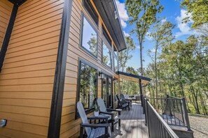 Cabin, 2 Bedrooms | Terrace/patio - Wooded Hideaway 2 Bedroom Cabin (Sevierville)