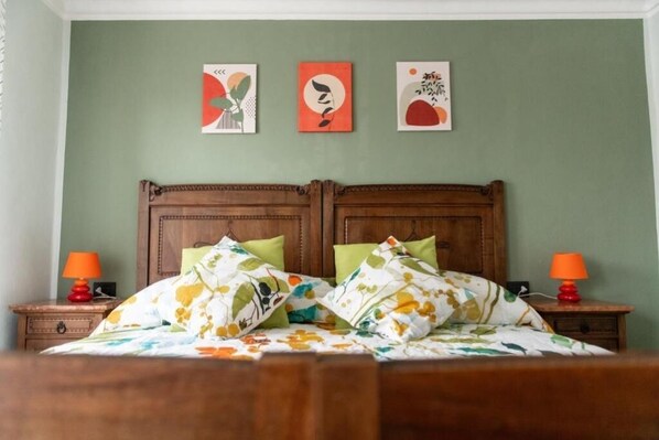 1 bedroom, free WiFi, bed sheets