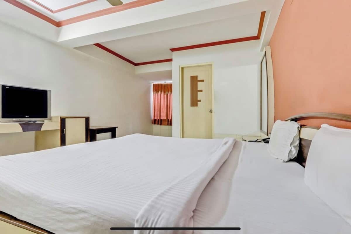 Classic Triple Room | Laptop workspace, free WiFi