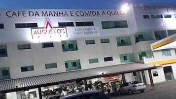 Fachada da propriedade